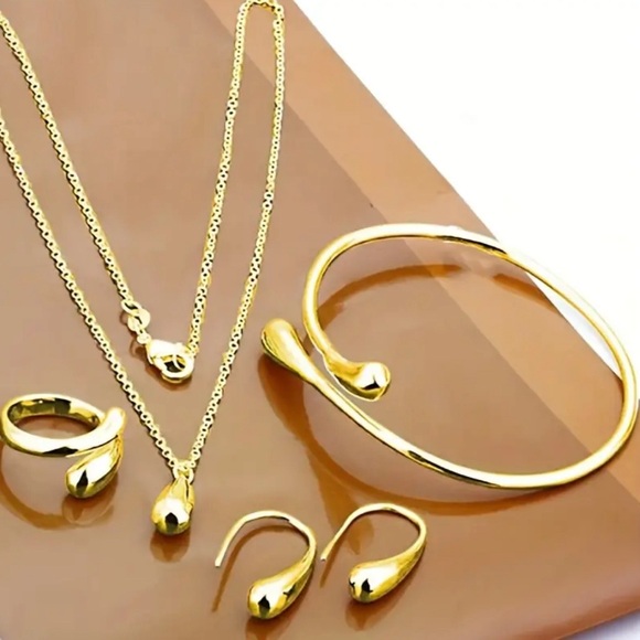 Elegant 4 pc Water Drop Adjustable Stunning Set - Picture 2 of 4